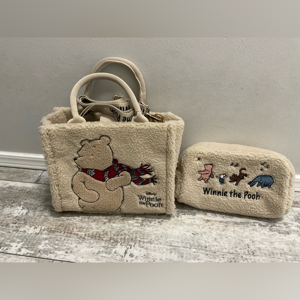 NWT Winnie the pooh purse and makeup bag